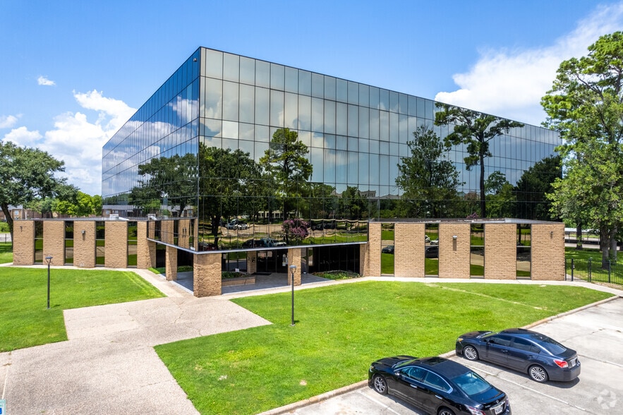 More Photos Of 16800 Imperial Valley Dr, Houston Office For Lease