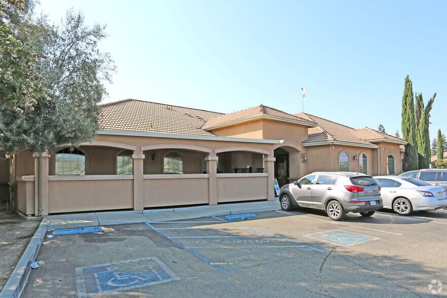 More Photos Of 1186 E Leland Ave, Tulare Office For Sale