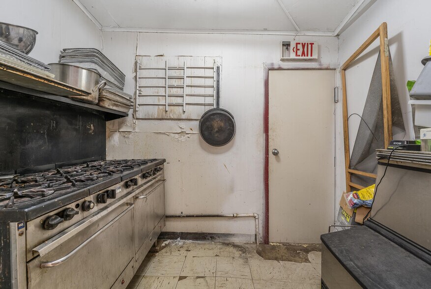 More Photos Of 220-222 Littleton Ave, Newark Religious Facility For Sale