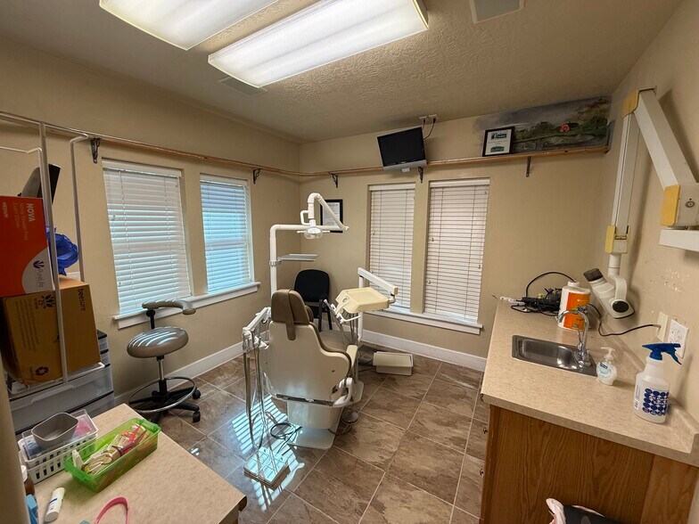 More Photos Of 110 S 100 W, Payson Medical For Sale