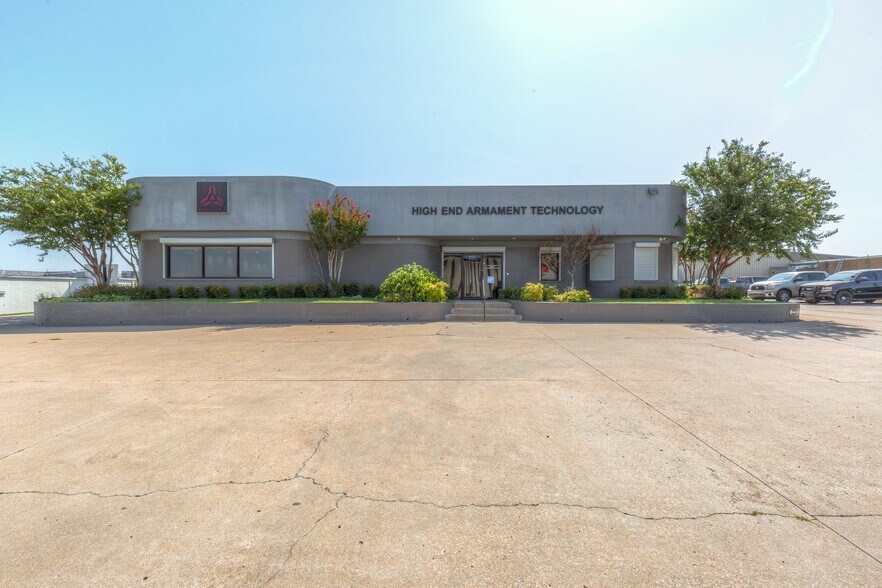 More Photos Of 4121 S 72nd Ave, Tulsa Service For Sale