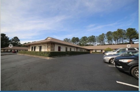 Primary Photo Of 125 Commerce Dr, Fayetteville Medical For Lease