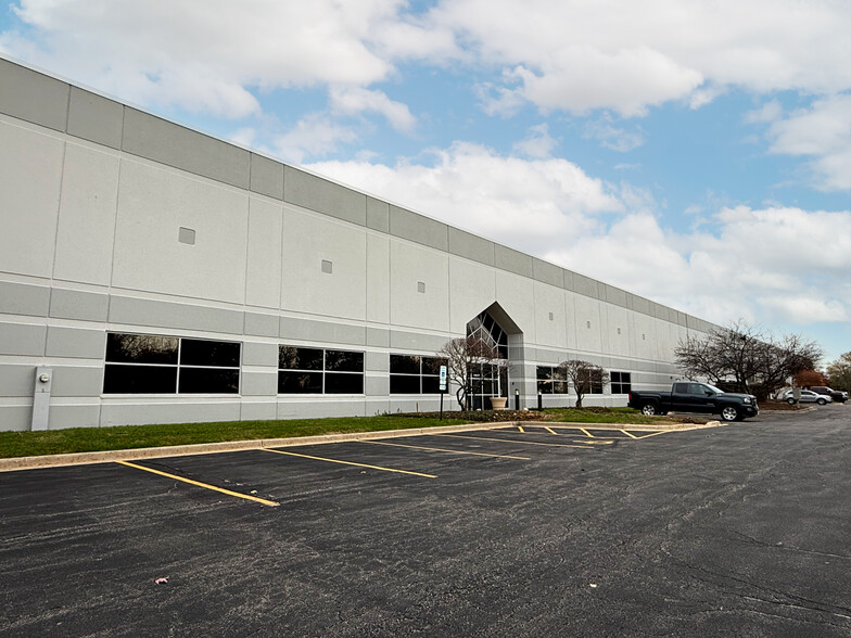 Primary Photo Of 450 Congress Pky, Crystal Lake Warehouse For Lease