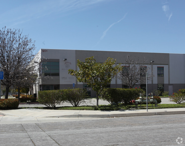 Primary Photo Of 1201 Maulhardt Ave, Oxnard Warehouse For Lease