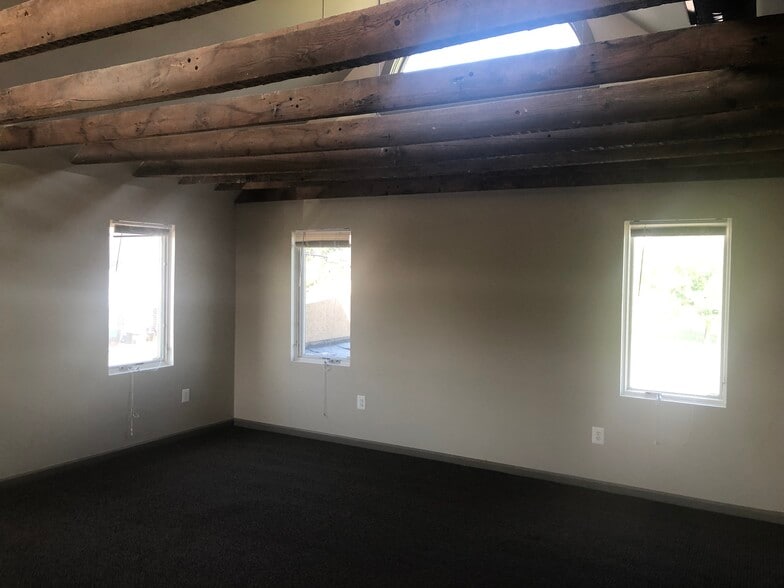 More Photos Of 1634 Old Westminster Pike, Westminster Office For Sale