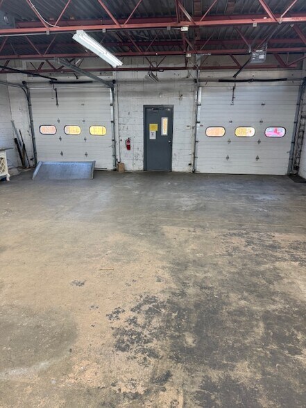 More Photos Of 90 Woodmont Rd, Milford Warehouse For Lease