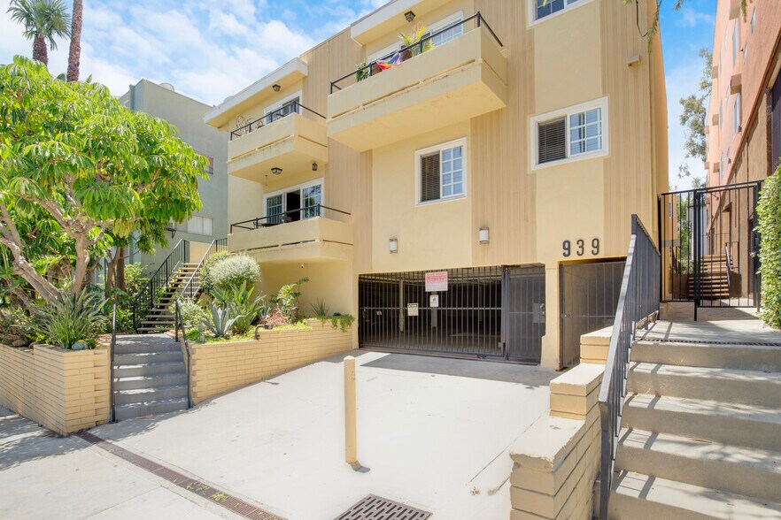More Photos Of 939 Larrabee St, West Hollywood Apartments For Sale