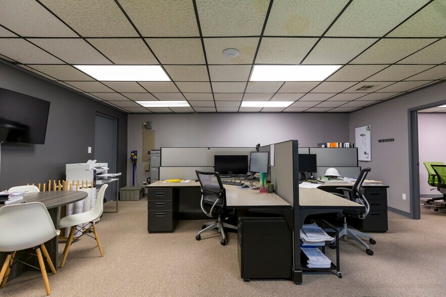 More Photos Of 770 W Rock Creek Rd, Norman Office For Lease