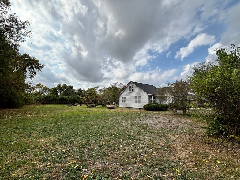 More Photos Of 14515 Sommermeyer St, Houston Office For Sale