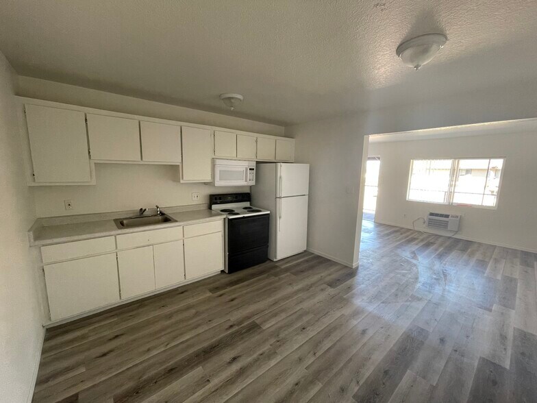 More Photos Of 937 N Main St, Tonopah Apartments For Sale