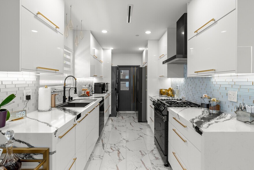 More Photos Of 3419 Montrose Ave, La Crescenta Multifamily For Sale