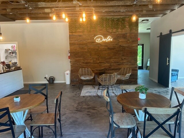 More Photos Of 200 Highlandville Rd, Highlandville Restaurant For Sale