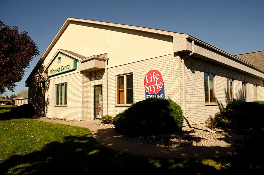 More Photos Of 5793 W Grande Market Dr, Appleton Unknown For Lease