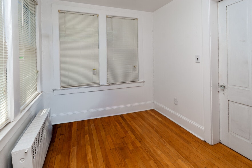 More Photos Of 38 John Ringo Rd, Ringoes Apartments For Sale