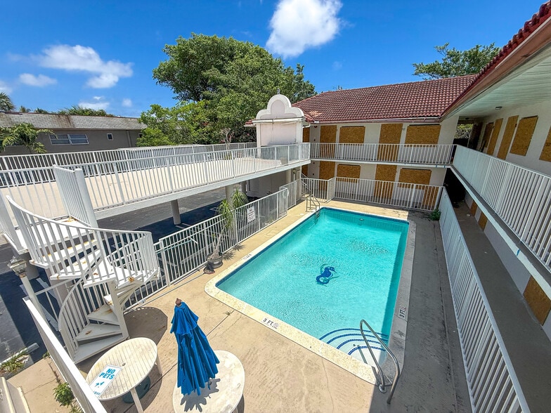 More Photos Of 1528 S Federal Hwy, Lake Worth Hotel For Sale