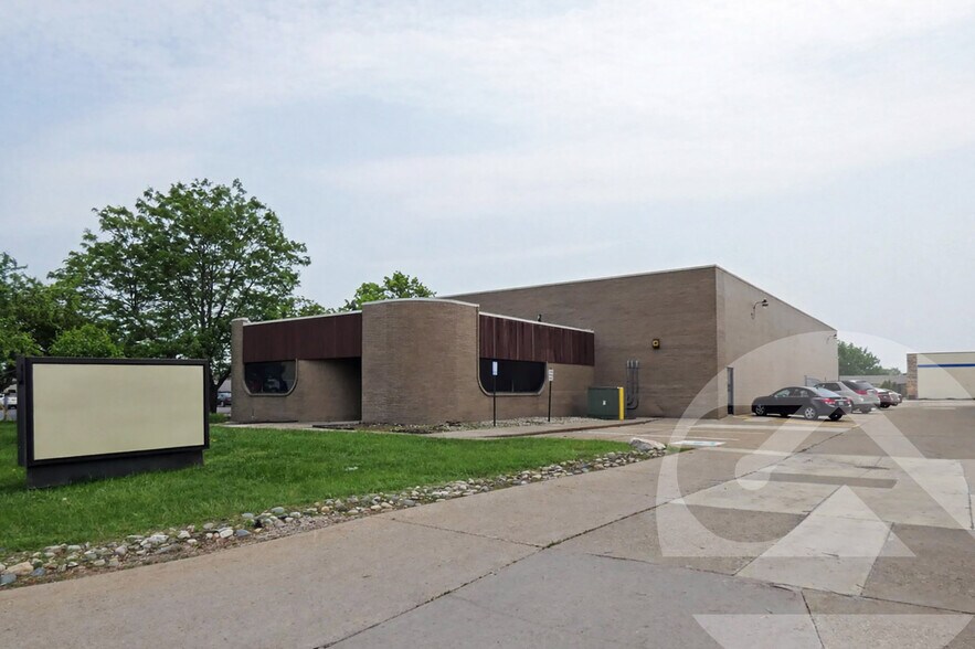 Primary Photo Of 996-1000 E Mandoline Ave, Madison Heights Warehouse For Lease