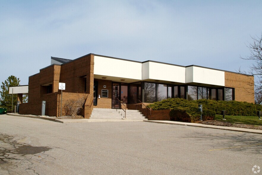 Primary Photo Of 21211 Haggerty Rd, Novi Bank For Lease
