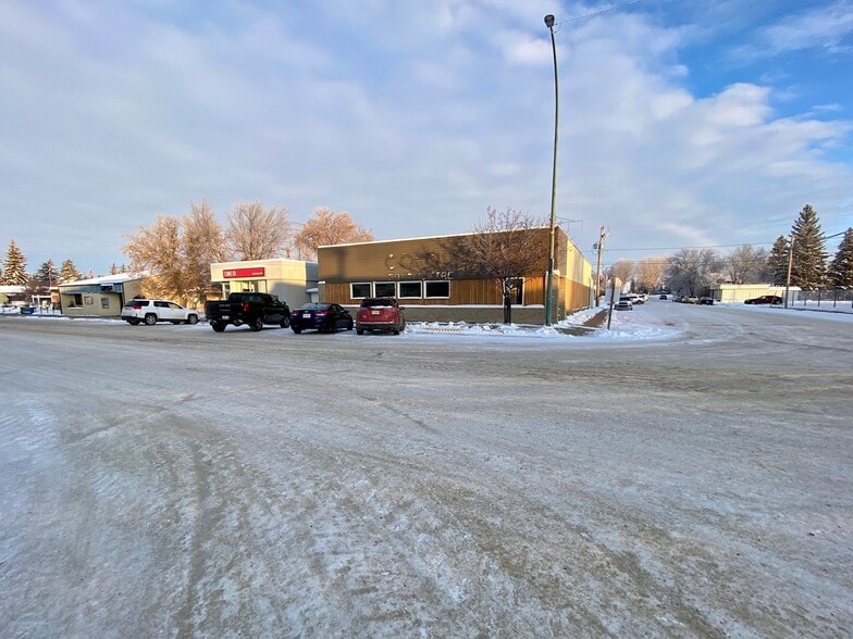 More Photos Of 201 Main Street, Maidstone Freestanding For Sale
