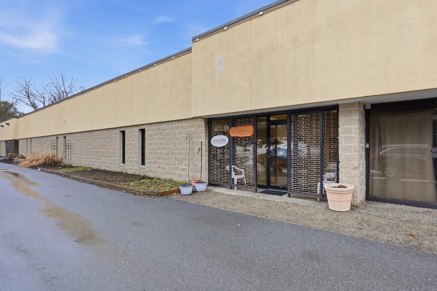 More Photos Of 678 Andover St, Lawrence Light Manufacturing For Lease