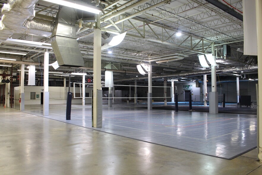 More Photos Of 8333 Hickman Mills Dr, Kansas City Warehouse For Sale