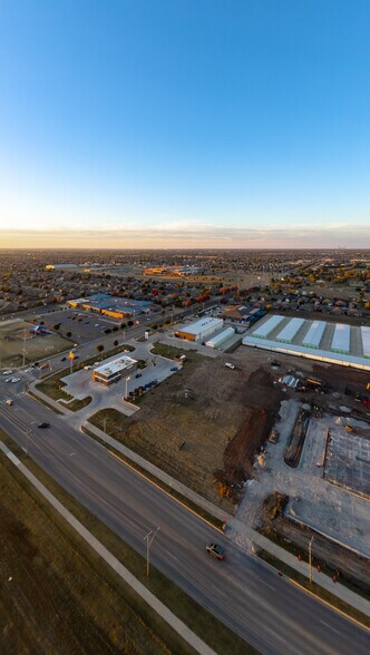 More Photos Of 1791 SW 34th St, Moore Land For Lease