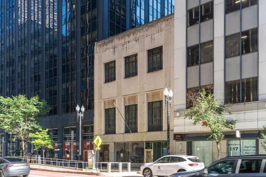 Primary Photo Of 175 W Washington St, Chicago Office For Sale