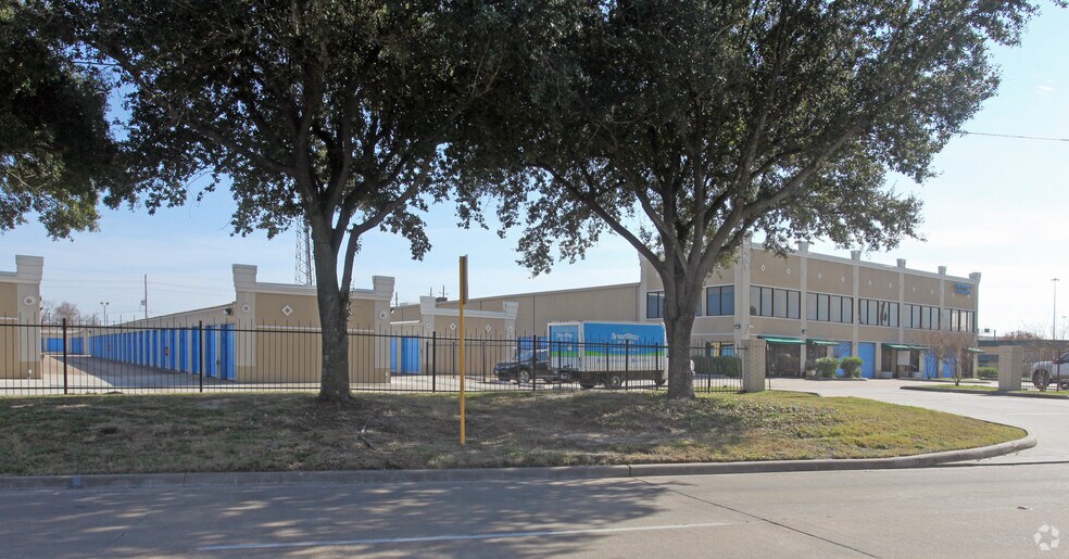 More Photos Of 7302 Senate Ave Houston TX 77040, Houston Self Storage For Lease