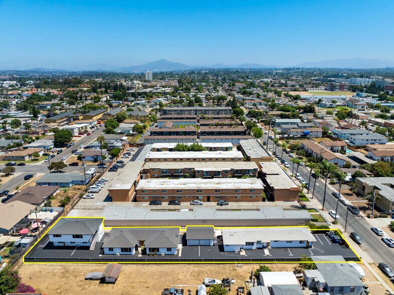 More Photos Of 569 Park Way, Chula Vista Apartments For Sale