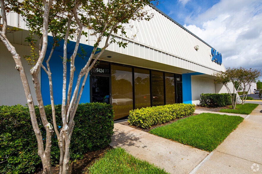 More Photos Of 9412-9424 International Ct N, Saint Petersburg Unknown For Lease
