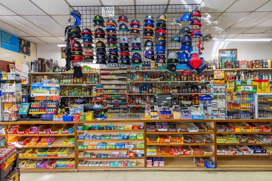 More Photos Of 690 N Ventura Ave, Oak View General Retail For Sale