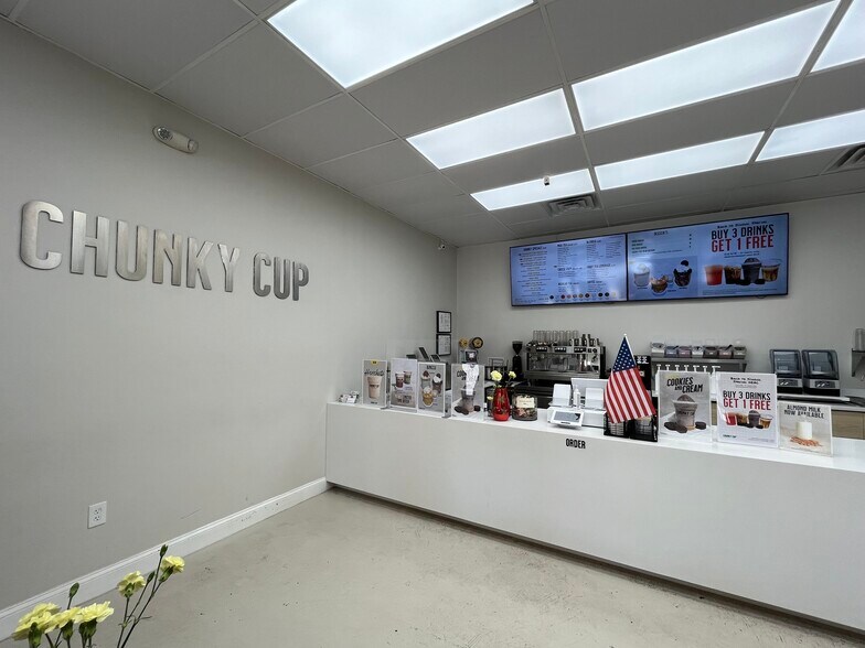 More Photos Of 14332-14430 Richmond Hwy, Woodbridge Unknown For Lease