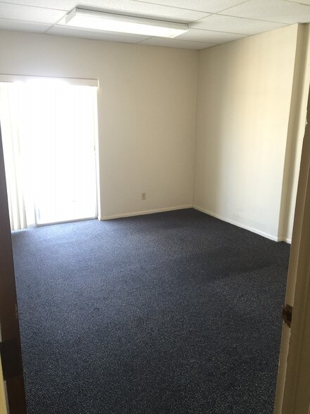 More Photos Of 1950 Courtney Dr, Fort Myers Office For Lease