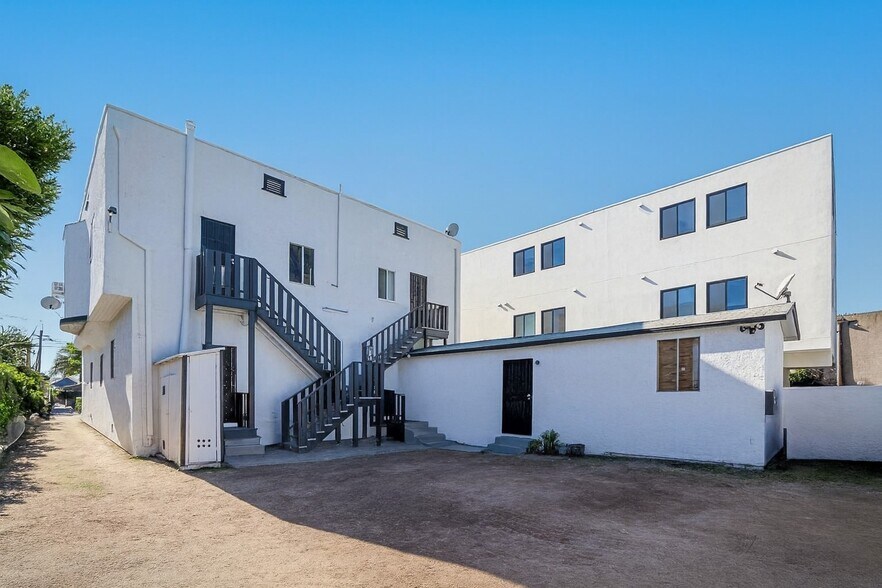 More Photos Of 1419 W 36th St, Los Angeles Apartments For Sale