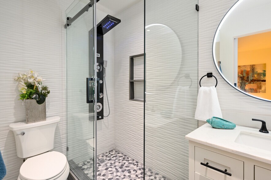 More Photos Of 100 Scholz Plz, Newport Beach Apartments For Sale