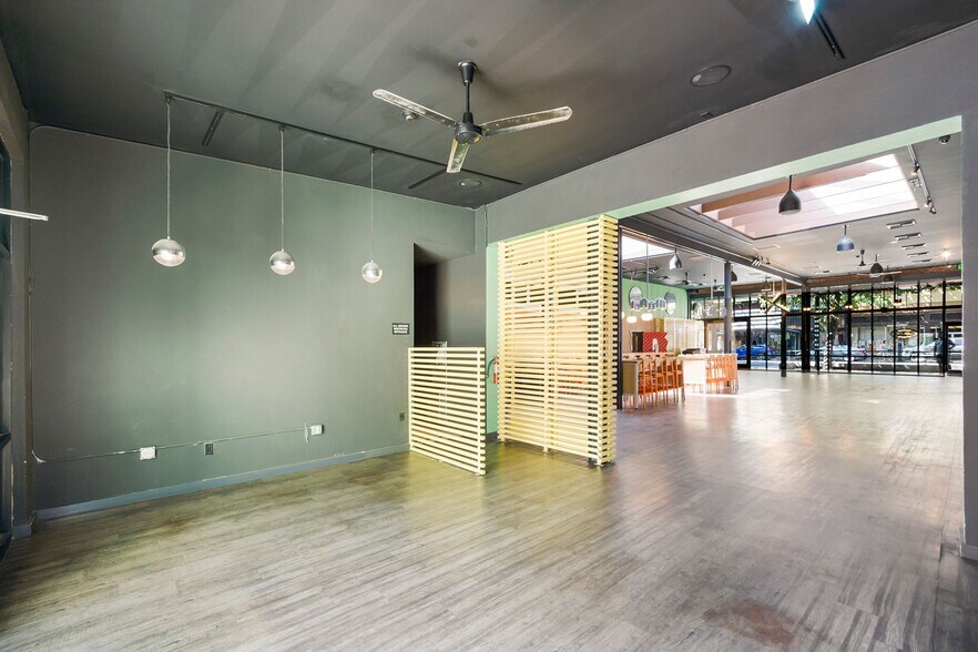 More Photos Of 229 Broadway St, Chico Bar For Lease