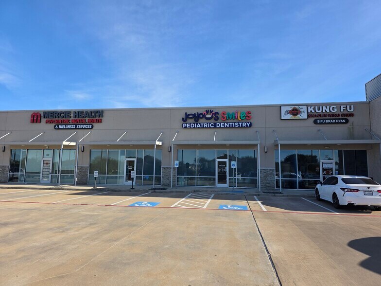 More Photos Of 25031 Westheimer Pky, Katy Storefront For Sale