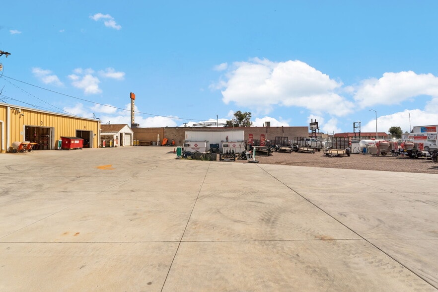 More Photos Of 400 N Circle Dr, Colorado Springs Storefront For Sale