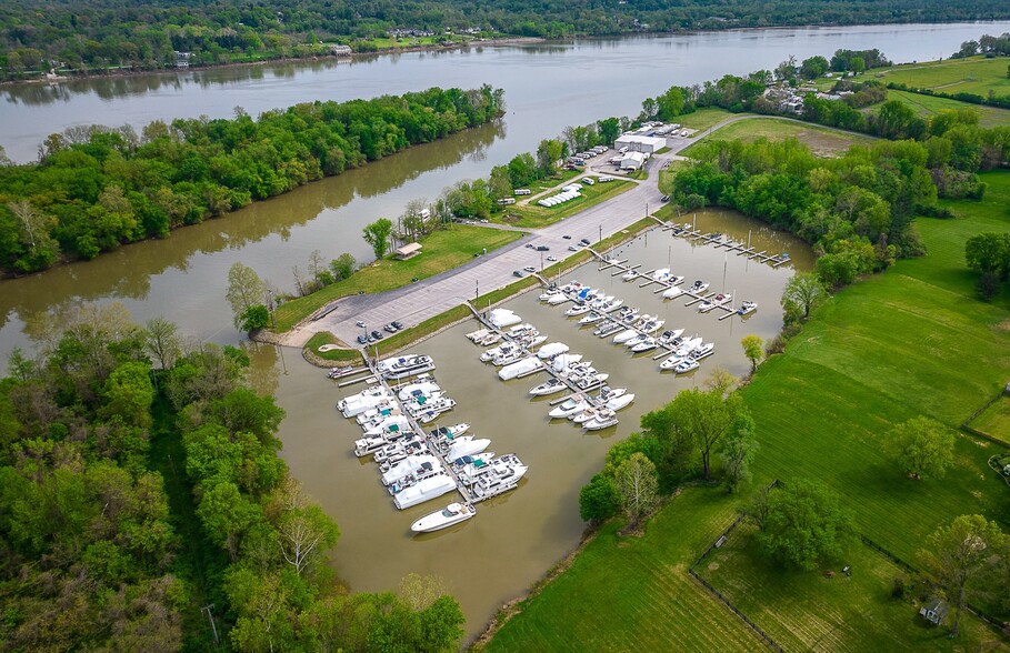 Primary Photo Of 4000 Utica Pike, Jeffersonville Marina For Sale