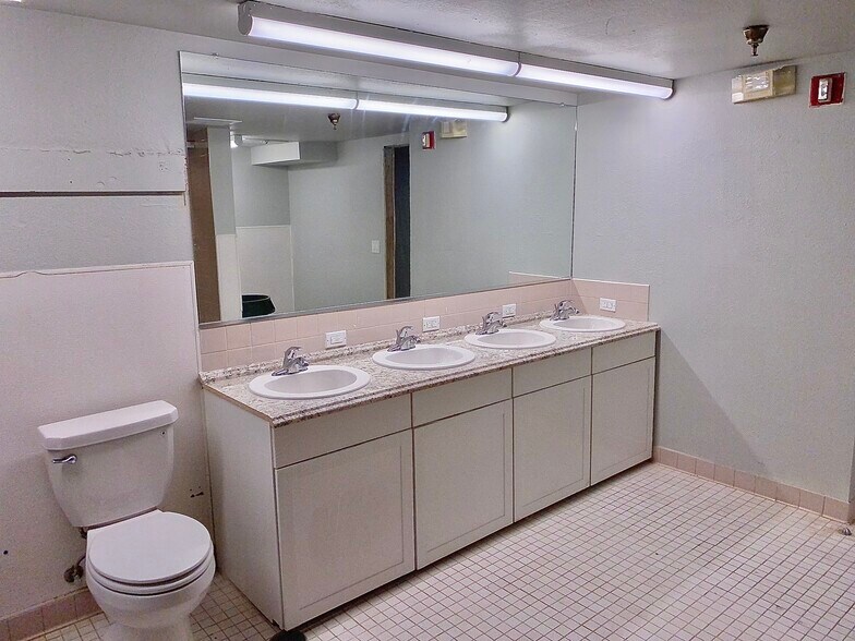 More Photos Of 801 S Shields St, Fort Collins Dormitory For Sale