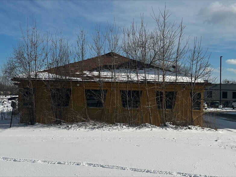 More Photos Of 3110 Winton rd, Rochester Service For Sale