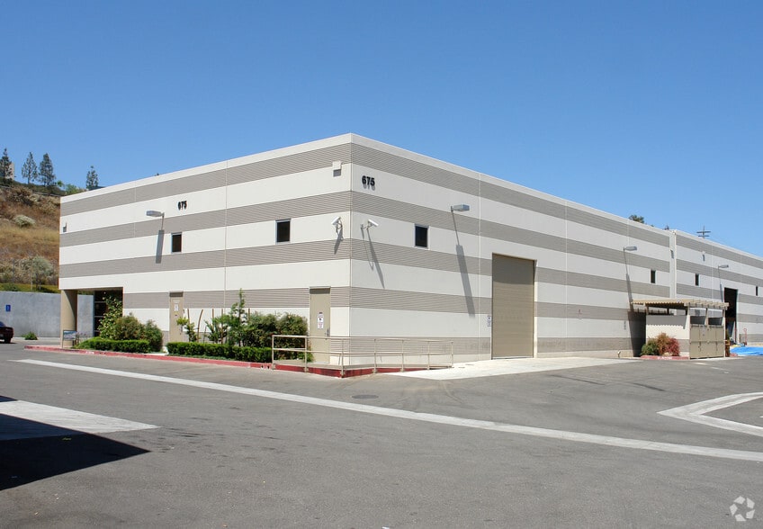 More Photos Of 675 E Cochran St, Simi Valley Manufacturing For Lease