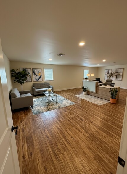 More Photos Of 955 W Main St, Mount Joy Storefront Retail Office For Lease