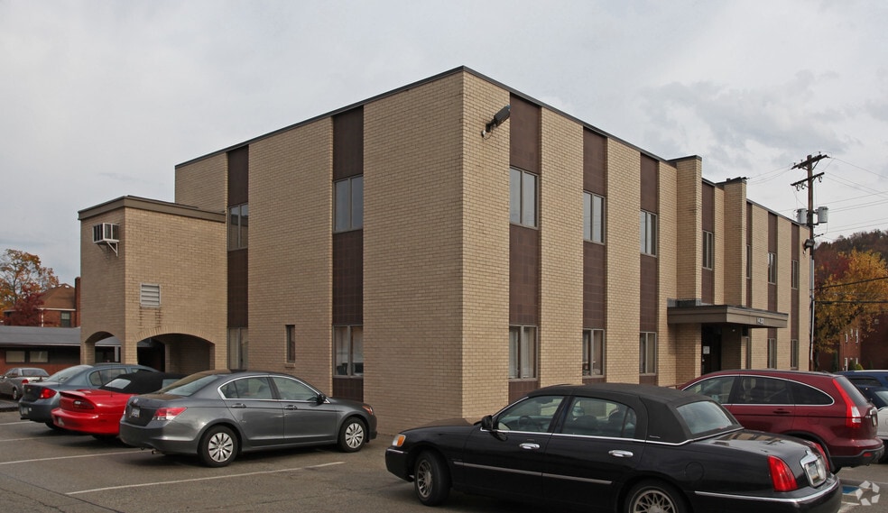 More Photos Of 1432 Lincoln Way, McKeesport Medical For Lease