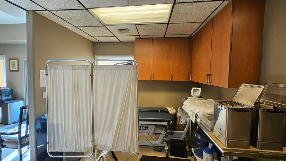 More Photos Of 3828 W Commonwealth Ave, Fullerton Office For Lease