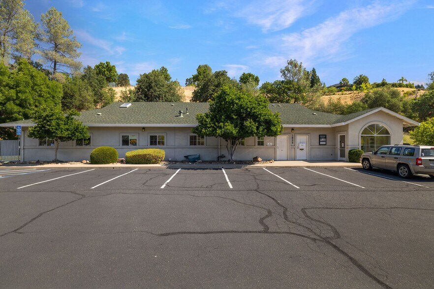 More Photos Of 1825 Buenaventura Blvd, Redding Hospital For Sale