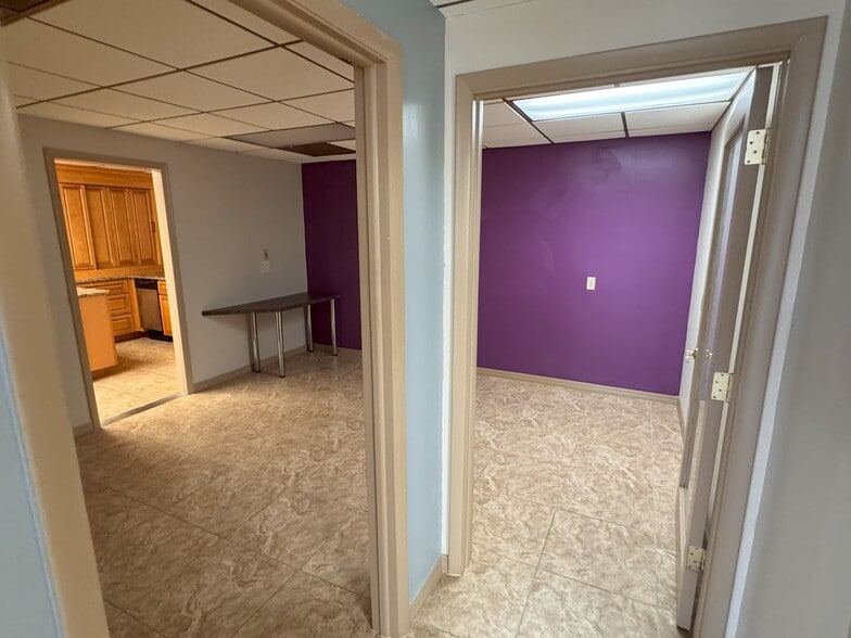 More Photos Of 5050 Gulf Blvd, Saint Petersburg Storefront For Lease
