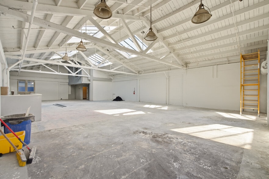 More Photos Of 19 Heron St, San Francisco Warehouse For Lease