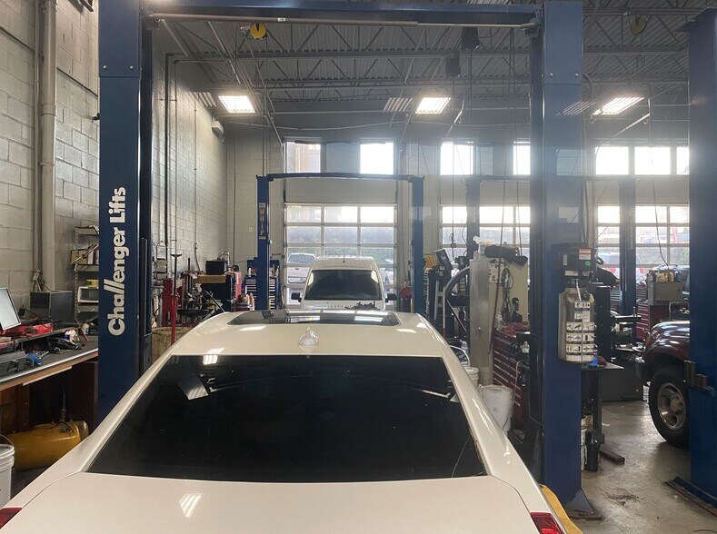 More Photos Of 2195 Briarcliff Rd NE, Atlanta Auto Repair For Sale