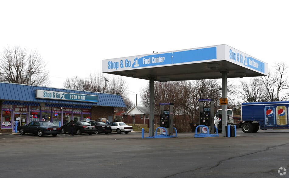 More Photos Of 1089-1097 W Locust St, Wilmington Unknown For Lease