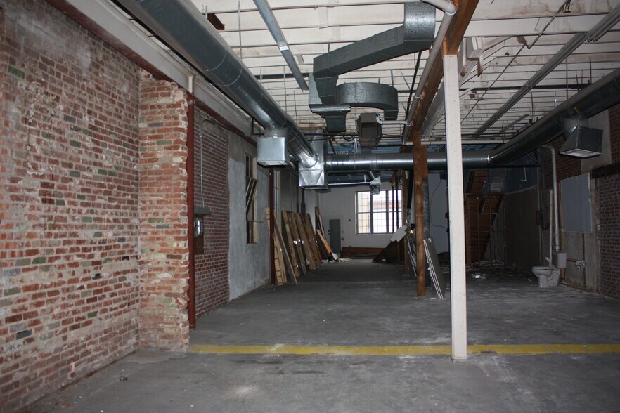 More Photos Of 1735 NW 5th St, Oklahoma City Warehouse For Sale